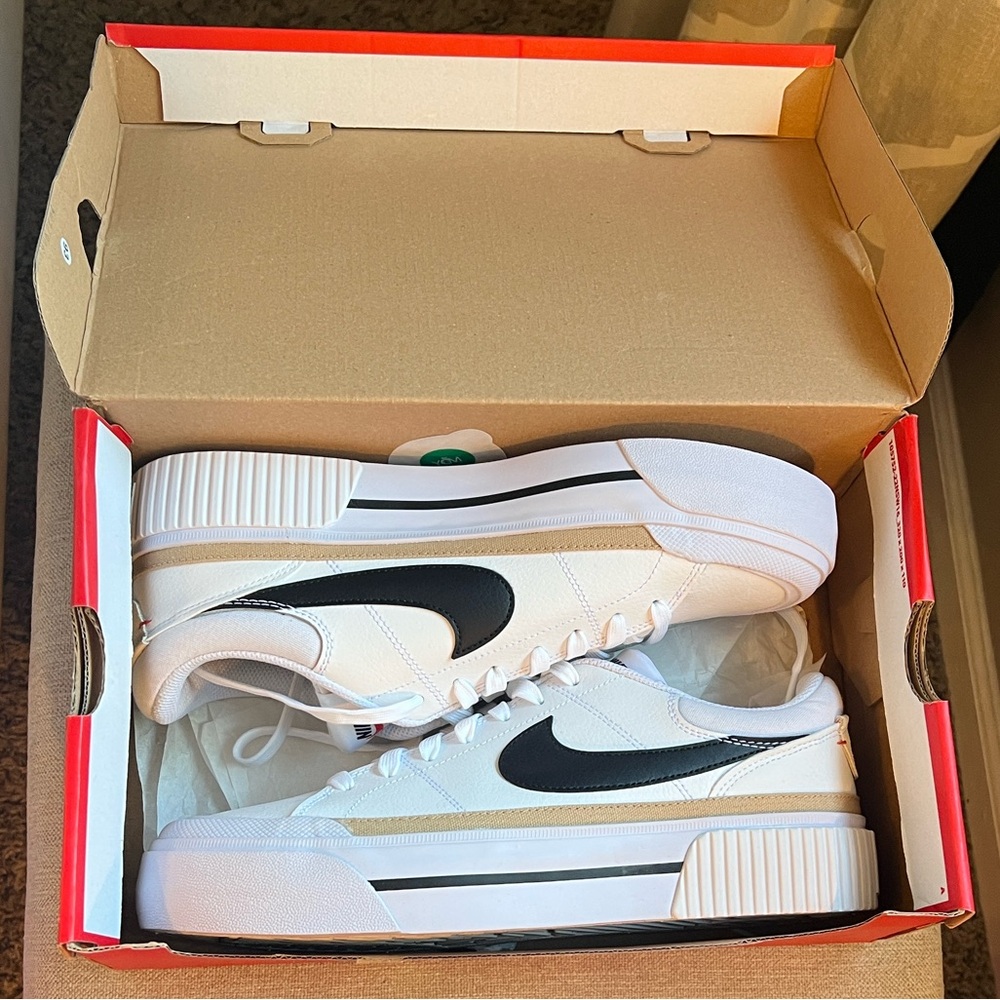 Nike Court Legacy Lift in White and Black